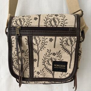 Mongoose Floral Canvas Crossbody Bag Made in South Africa Beige & Brown(B155)